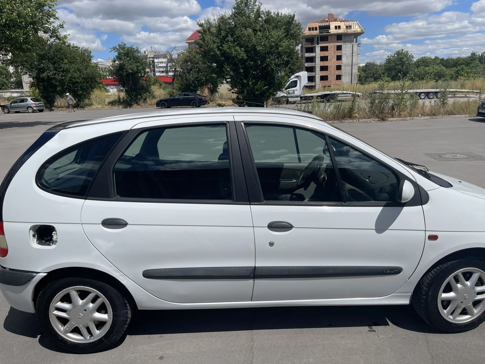 Renault Megane Scenic - изображение 3