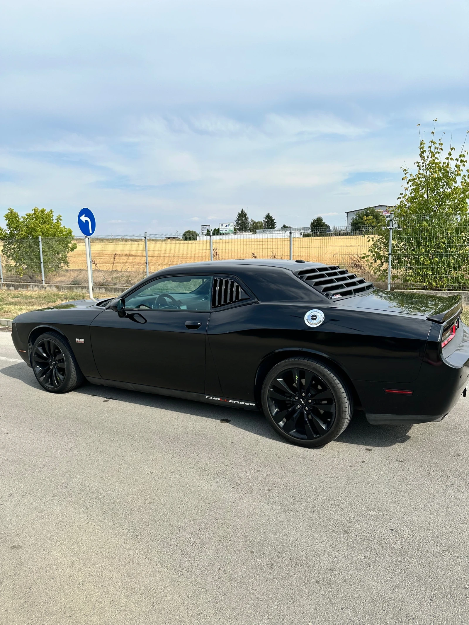 Dodge Challenger 5.7 - изображение 4