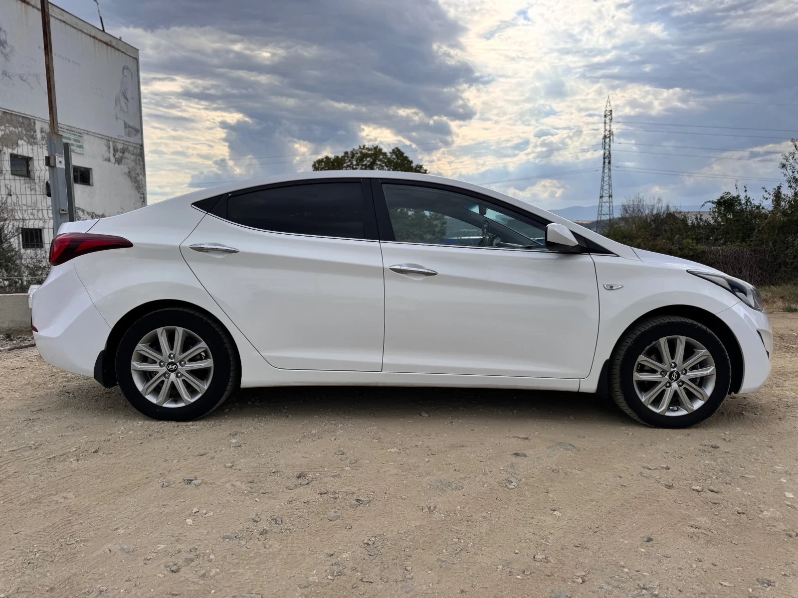 Hyundai Elantra 1.6i топ лизинг - изображение 7