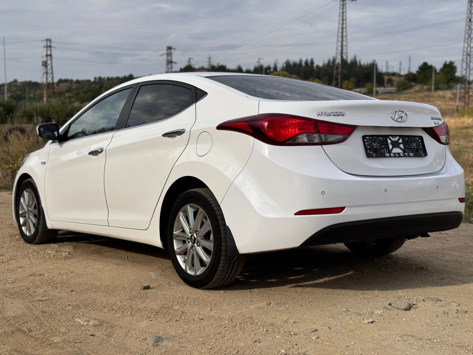 Hyundai Elantra 1.6i топ лизинг - изображение 4