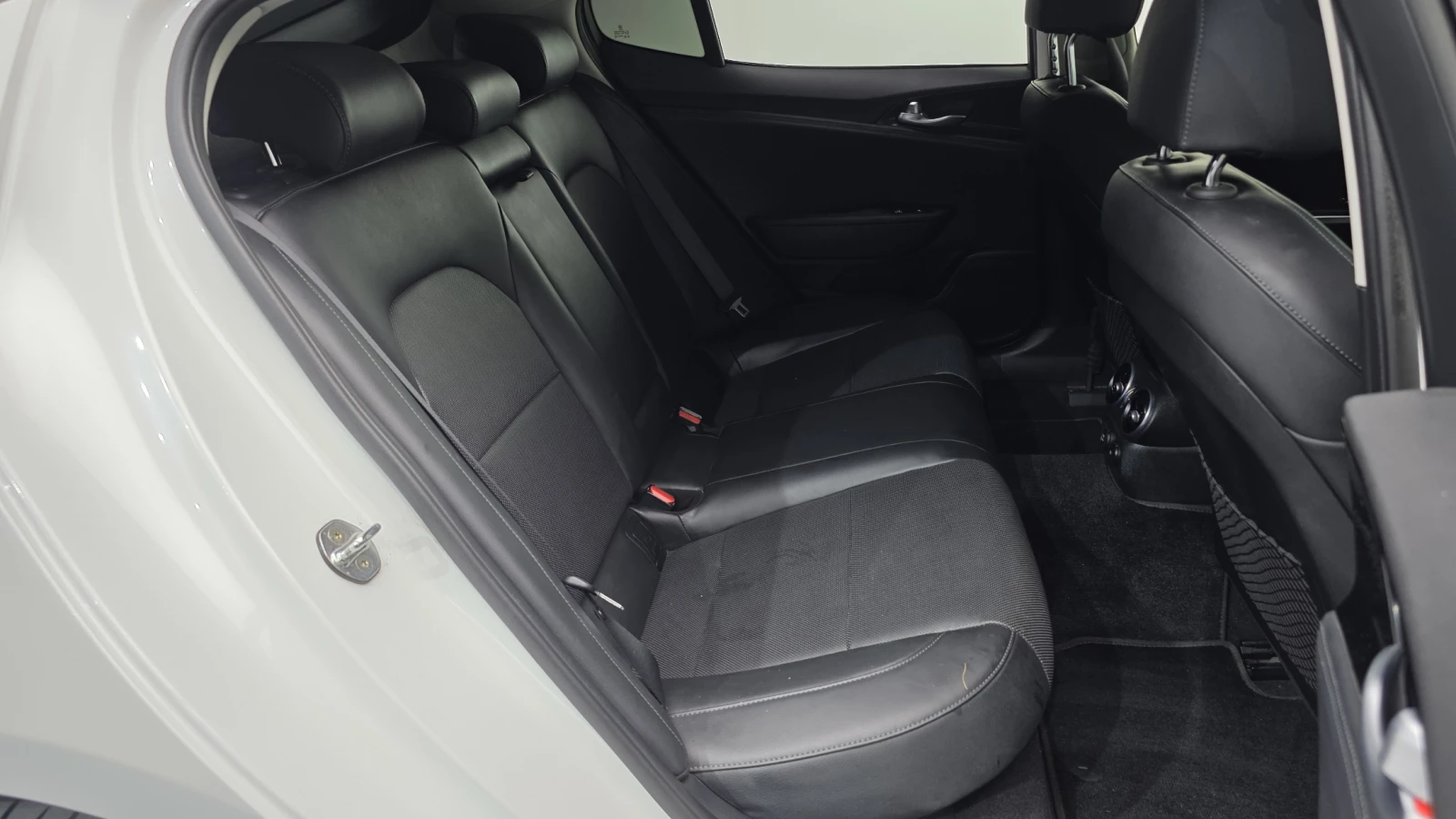 Kia Stinger 2.0T 2WD PLATINUM | Mobile.bg   11