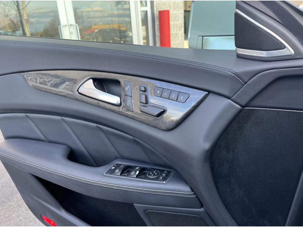 Mercedes-Benz CLS 550 107000км* AMG* 4 Matic* FULL - изображение 9