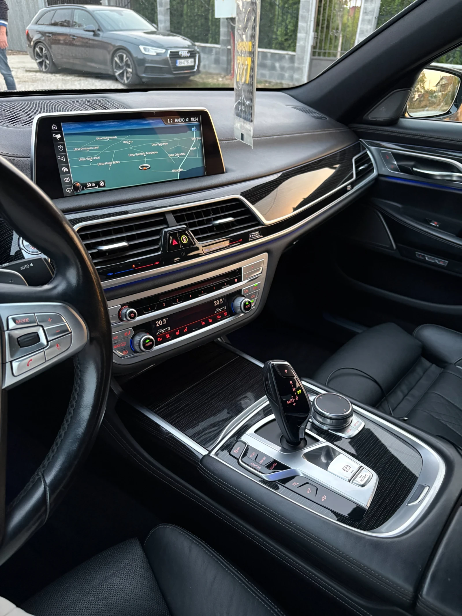 BMW 750 xDrive, MSport, Lase , снимка 15 - Автомобили и джипове - 54351593