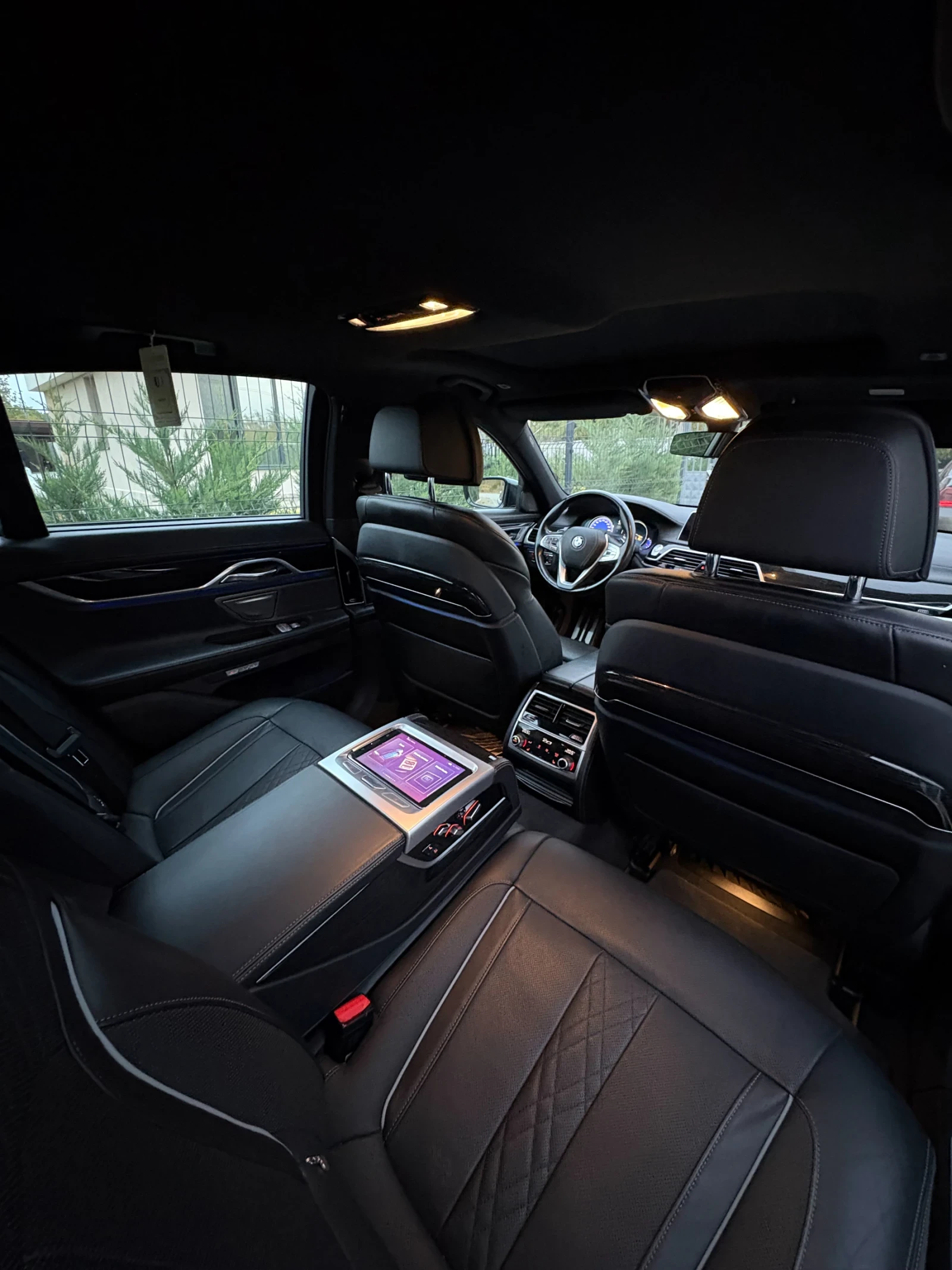 BMW 750 xDrive, MSport, Lase , снимка 14 - Автомобили и джипове - 54351593