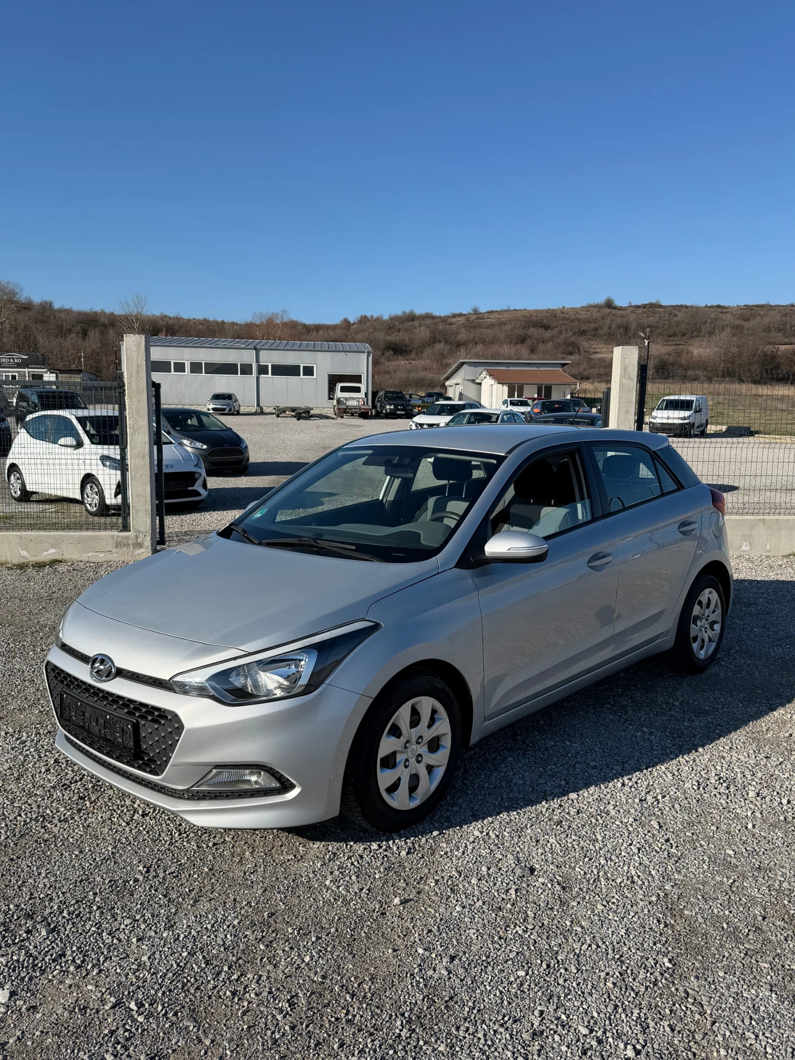 Hyundai I20 1.2i EURO 6 SERVICE BOOK TUV - изображение 2