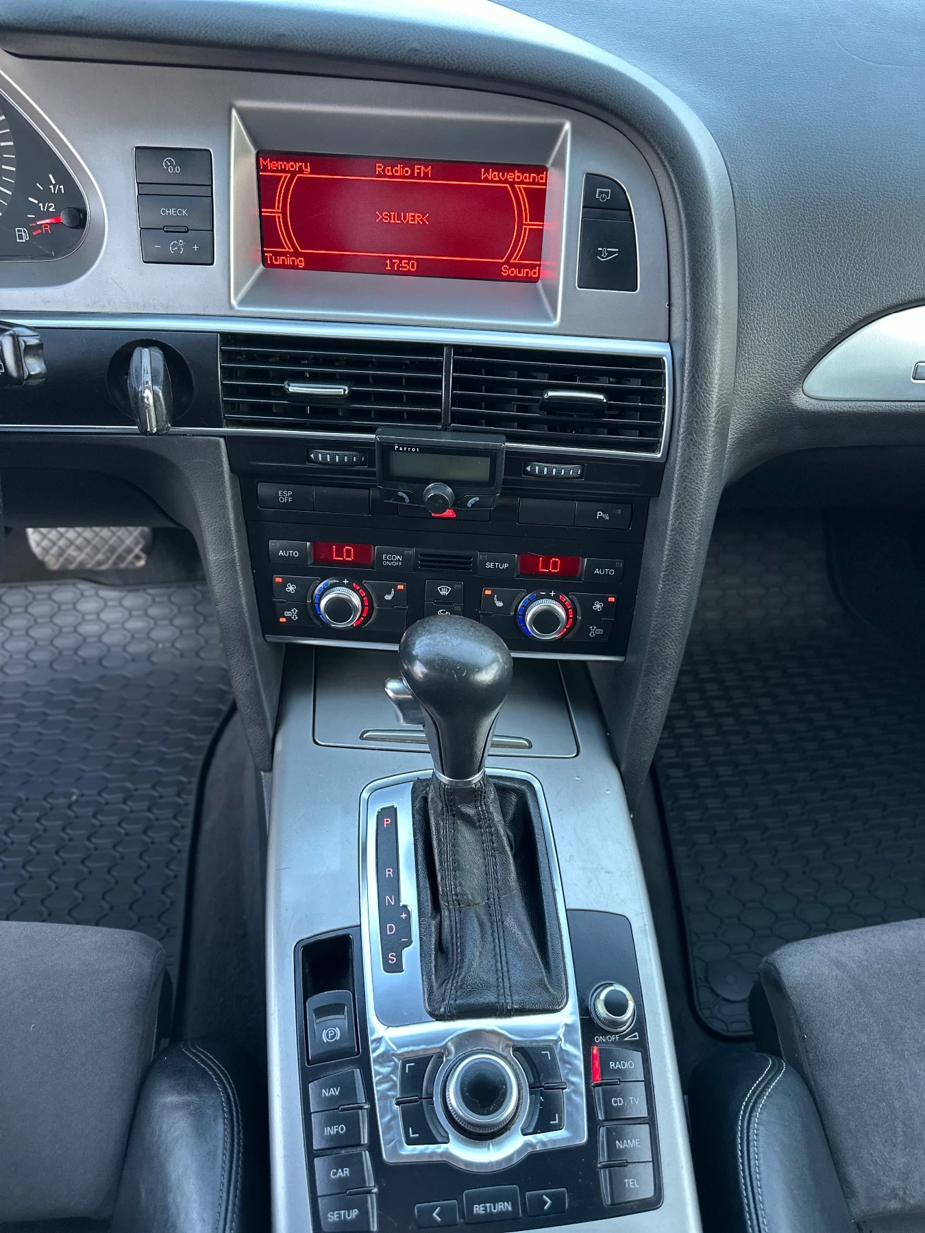 Audi A6 2.7TDI* S-line* Quattro* Кожа* Подгрев* Автоматик*, снимка 9 - Автомобили и джипове - 53839480