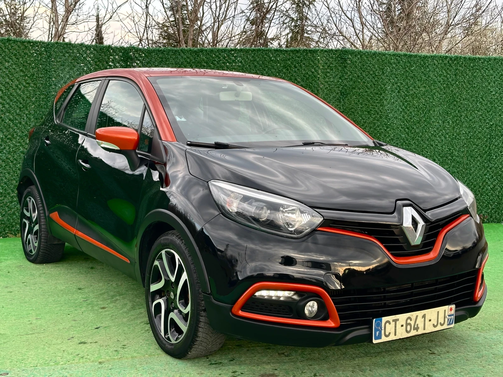 Renault Captur 1.5 DCI 90ks ANDROID / KAMERA / CAR PLAY , снимка 2 - Автомобили и джипове - 54046545
