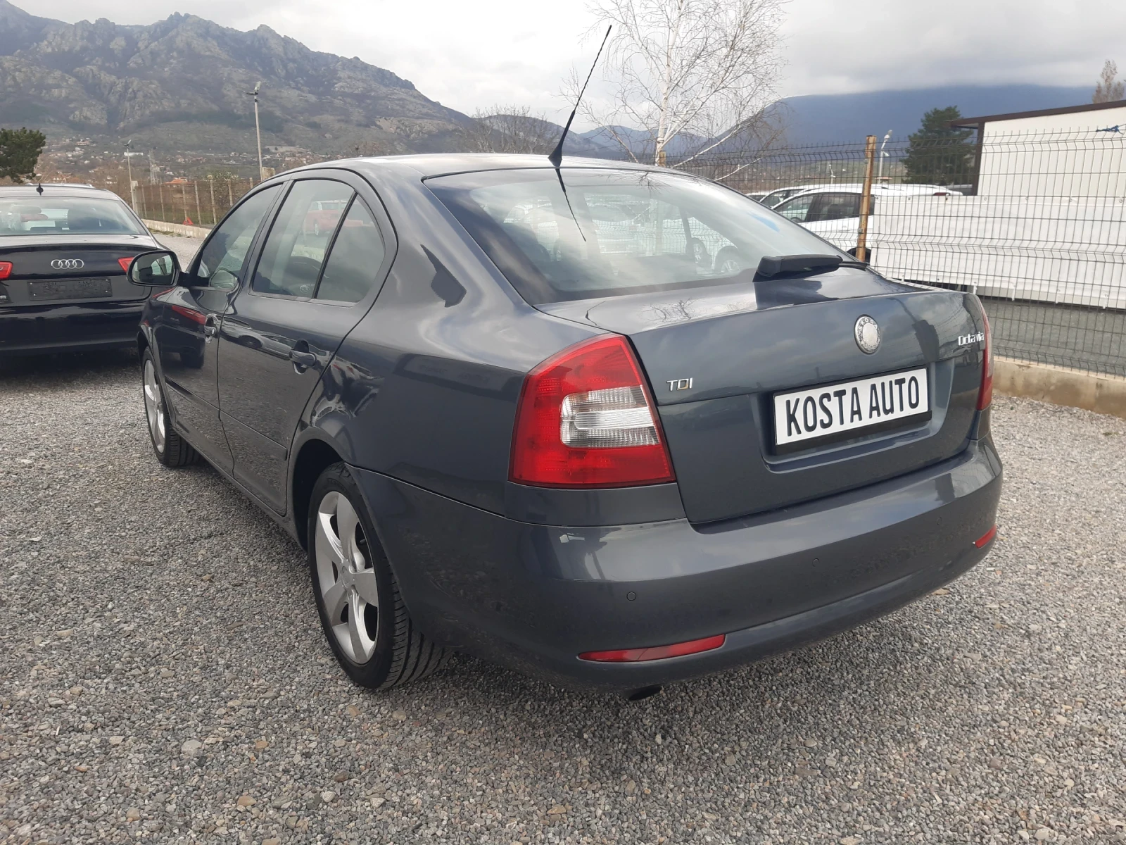 Skoda Octavia КАТО НОВА, снимка 6 - Автомобили и джипове - 54083901