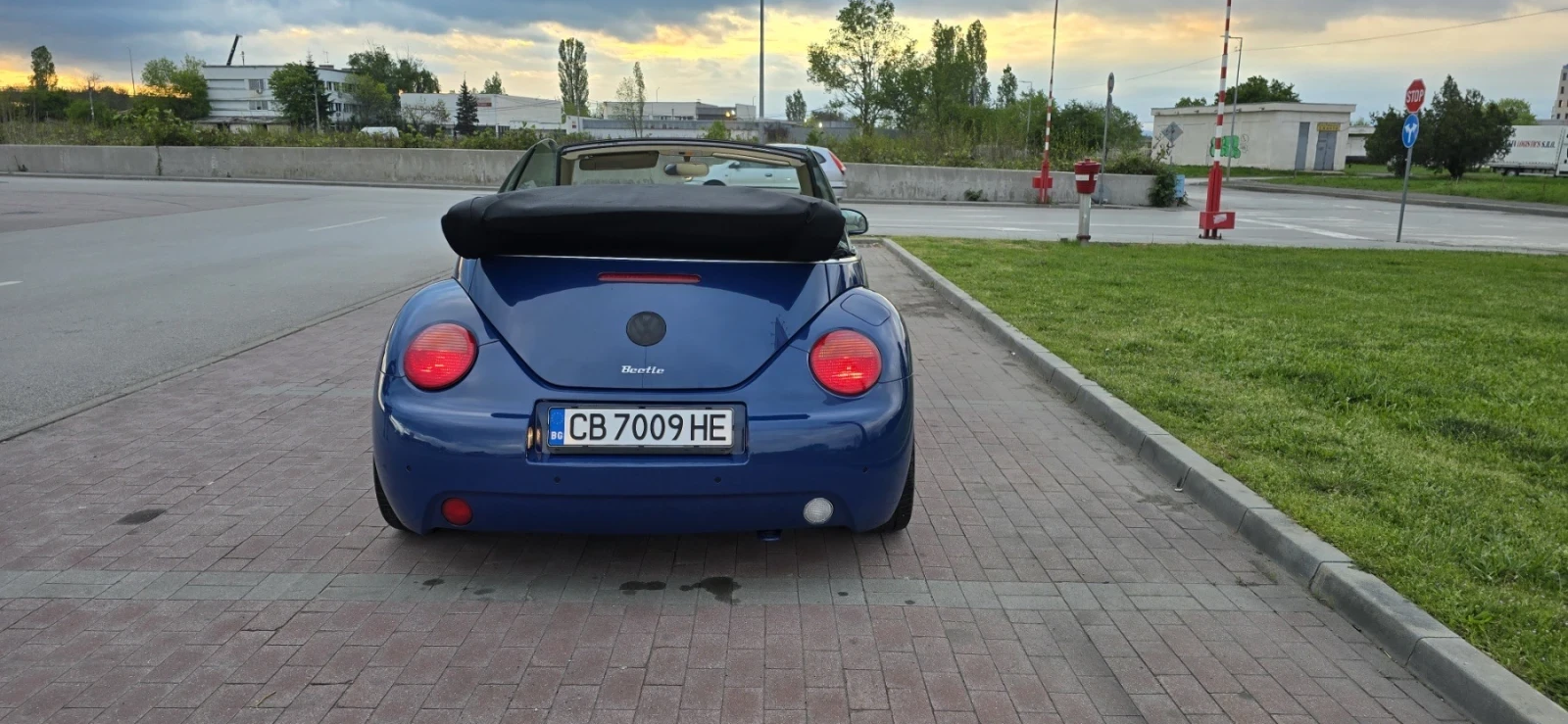 VW New beetle 2.0 газ автомат 🔝, снимка 8 - Автомобили и джипове - 54188186