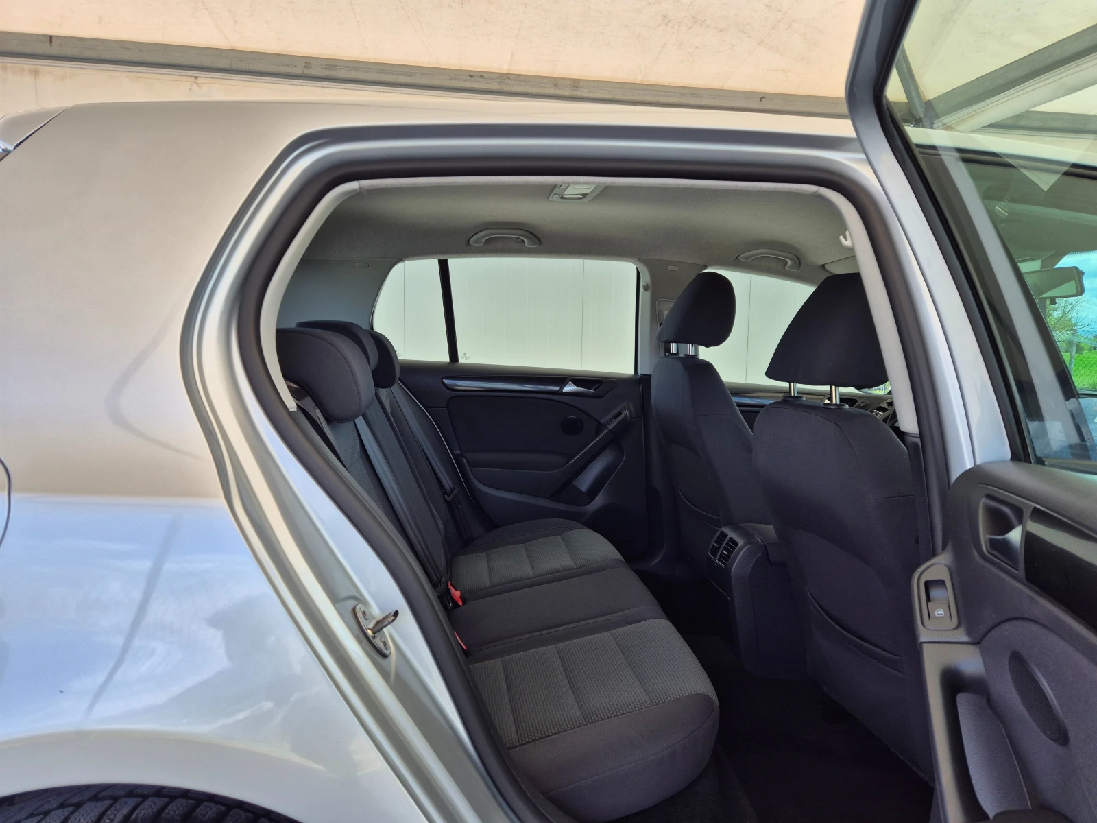 VW Golf 1.4TSI* AUTOMAT* , снимка 11 - Автомобили и джипове - 54391106
