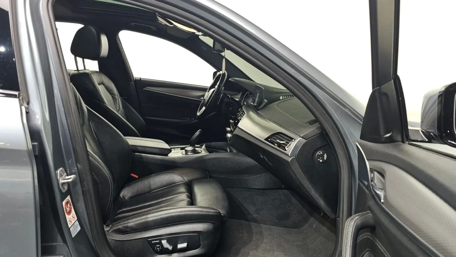 BMW 520 d M SPORT | HEAD-UP | ПОДГРЕВ | ПАНОРАМА, снимка 7 - Автомобили и джипове - 54621260