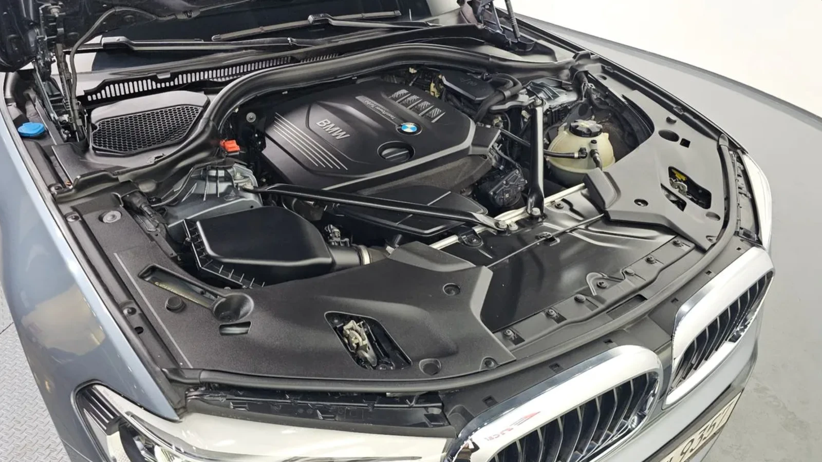 BMW 520 d M SPORT | HEAD-UP | ПОДГРЕВ | ПАНОРАМА, снимка 5 - Автомобили и джипове - 54621260