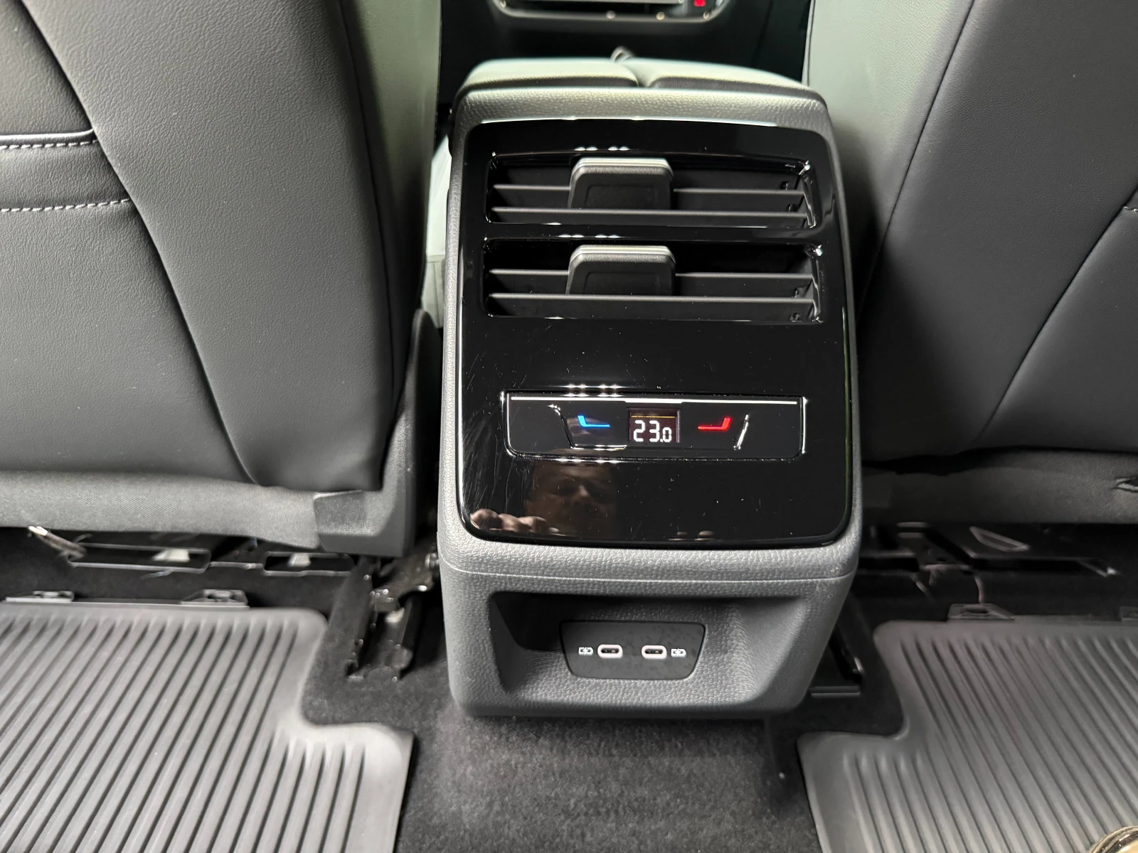 VW ID.7 Pro, снимка 12 - Автомобили и джипове - 54629538