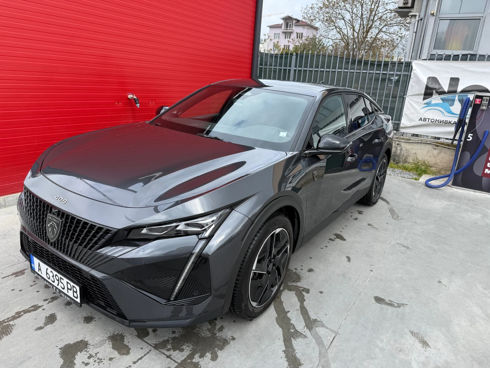Peugeot 408