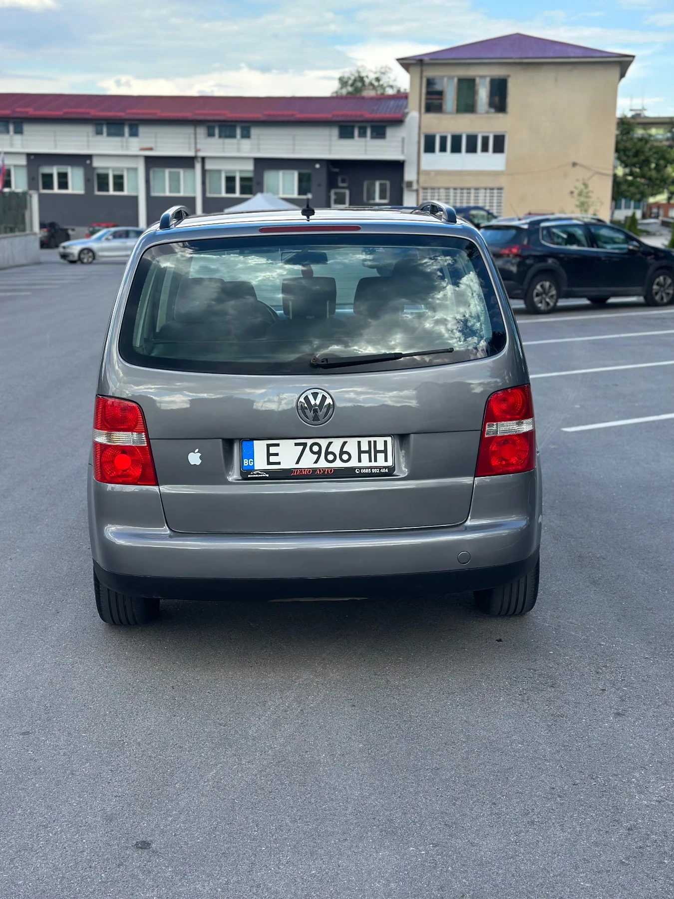 VW Touran, снимка 4 - Автомобили и джипове - 54721580