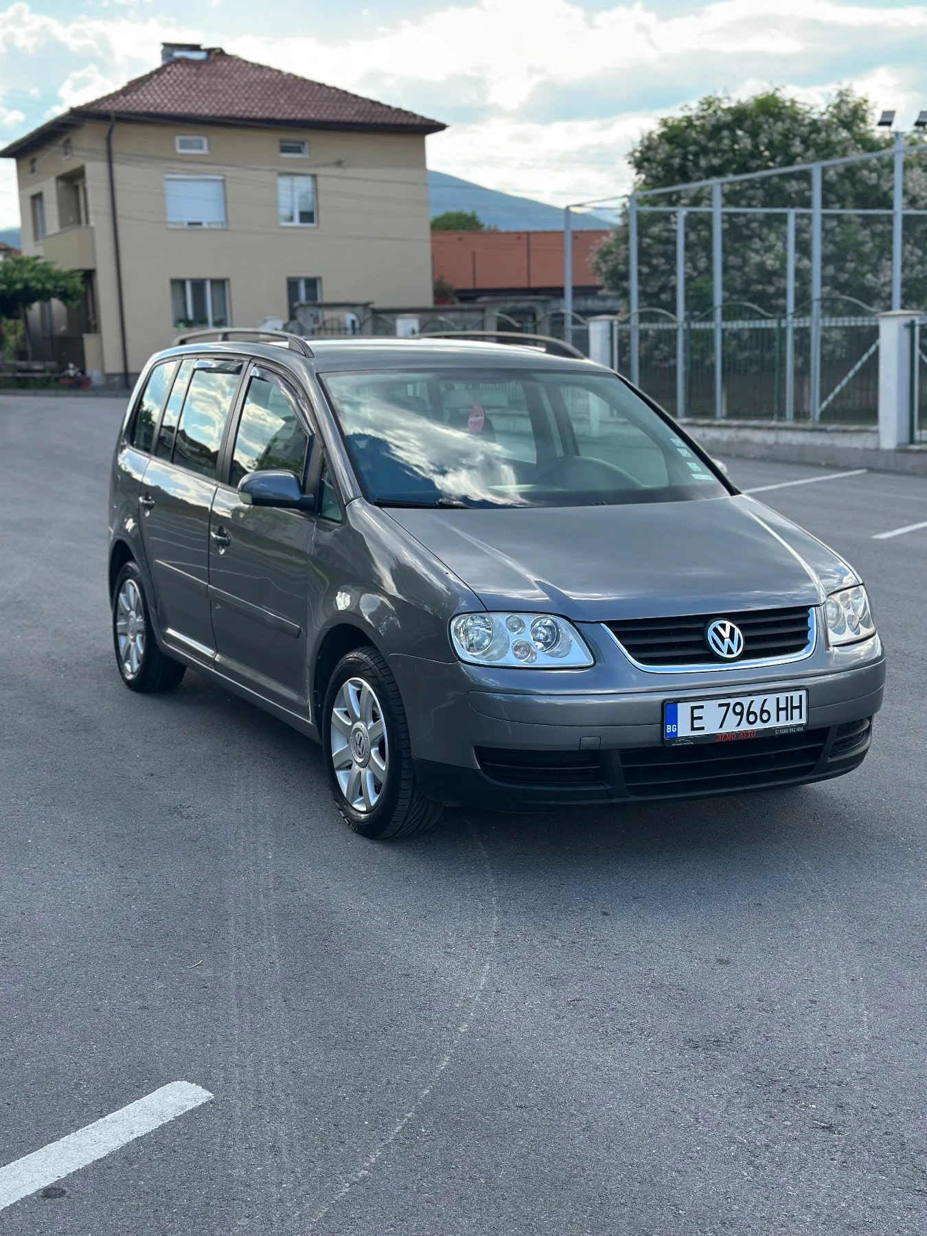 VW Touran, снимка 7 - Автомобили и джипове - 54721580