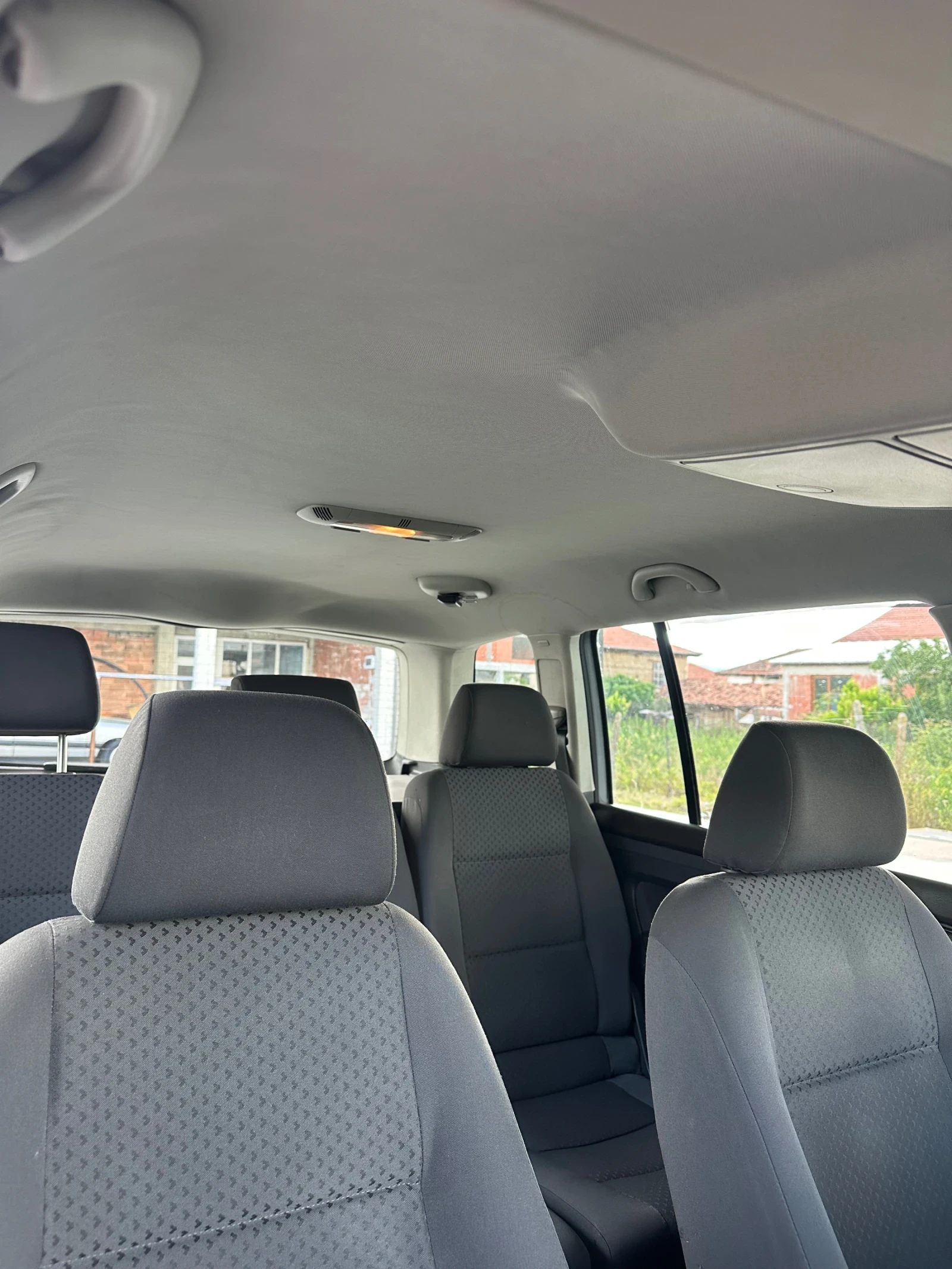 VW Touran, снимка 15 - Автомобили и джипове - 54721580