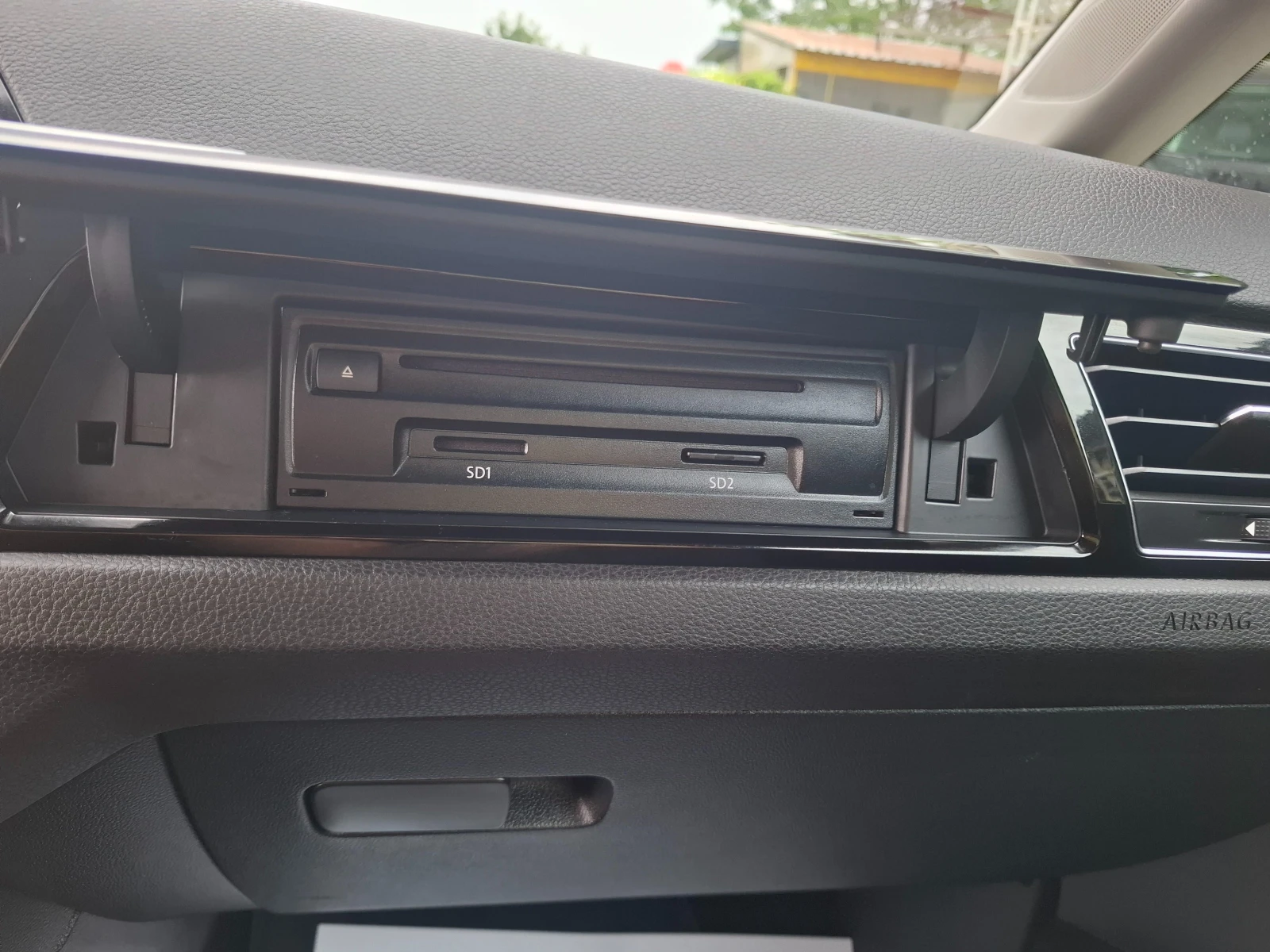 VW Touran 2.0tdi DSG Navi 150кс., снимка 12 - Автомобили и джипове - 55150986