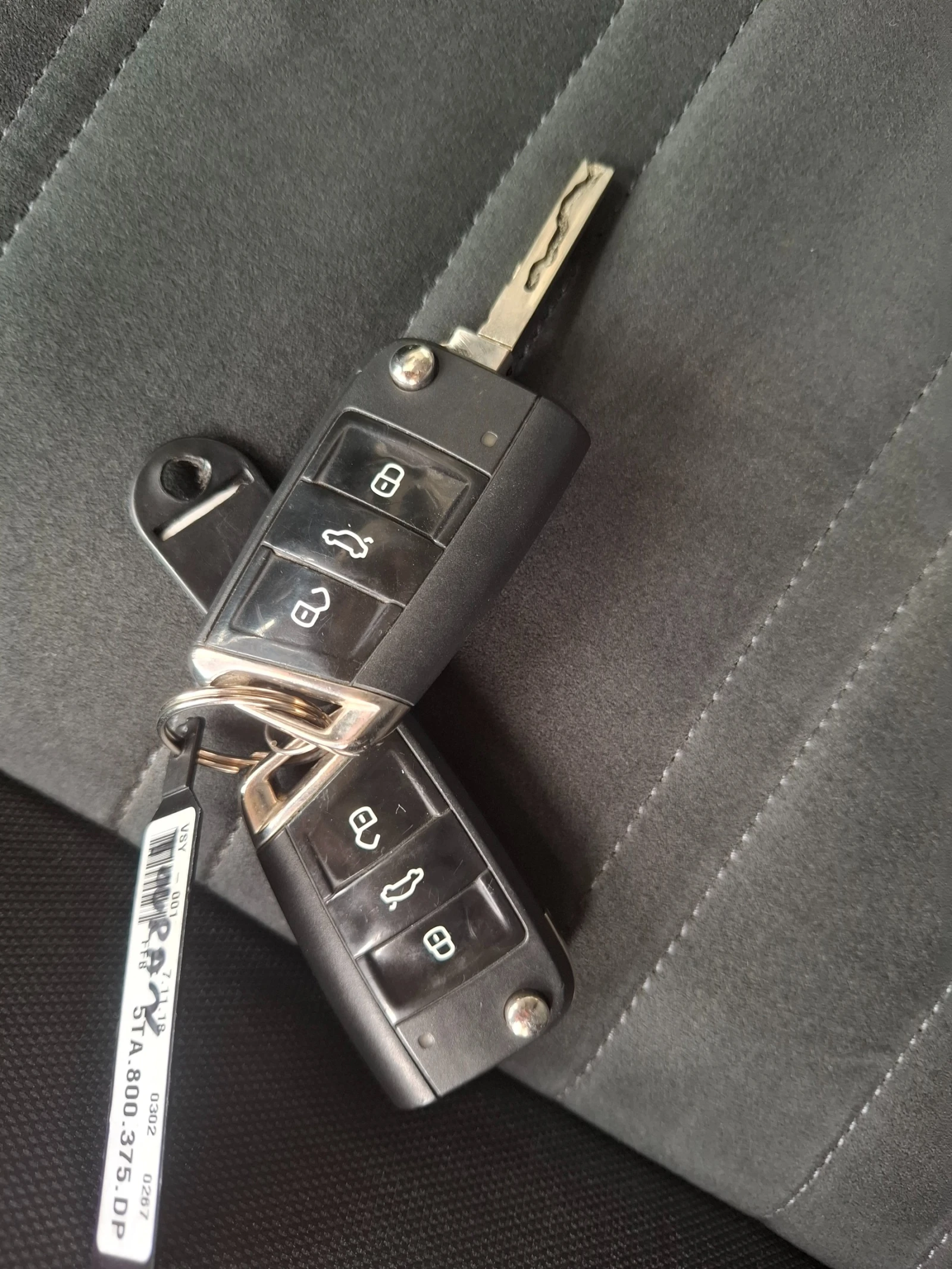 VW Touran 2.0tdi DSG Navi 150кс., снимка 15 - Автомобили и джипове - 55150986
