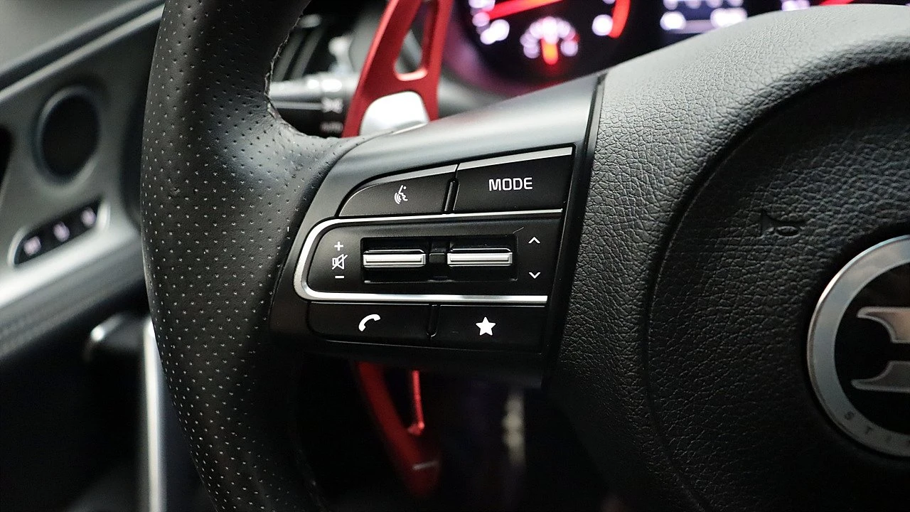 Kia Stinger 3.3* KEYLESS* ПОДГРЕВ ВОЛАН* ЕЛ. БАГАЖНИК* КРАЙНА , снимка 7 - Автомобили и джипове - 55336561