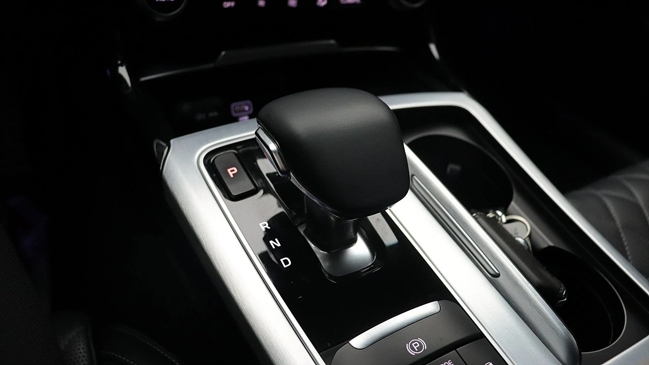 Kia Stinger 3.3* KEYLESS* ПОДГРЕВ ВОЛАН* ЕЛ. БАГАЖНИК* КРАЙНА , снимка 9 - Автомобили и джипове - 55336561