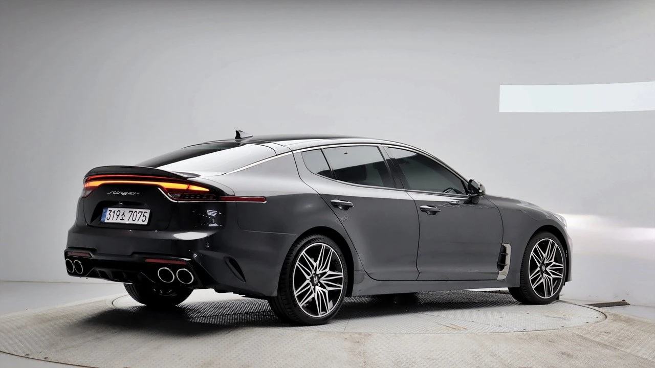 Kia Stinger 3.3* KEYLESS* ПОДГРЕВ ВОЛАН* ЕЛ. БАГАЖНИК* КРАЙНА , снимка 4 - Автомобили и джипове - 55336561