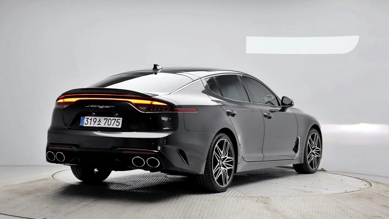 Kia Stinger 3.3* KEYLESS* ПОДГРЕВ ВОЛАН* ЕЛ. БАГАЖНИК* КРАЙНА , снимка 2 - Автомобили и джипове - 55336561