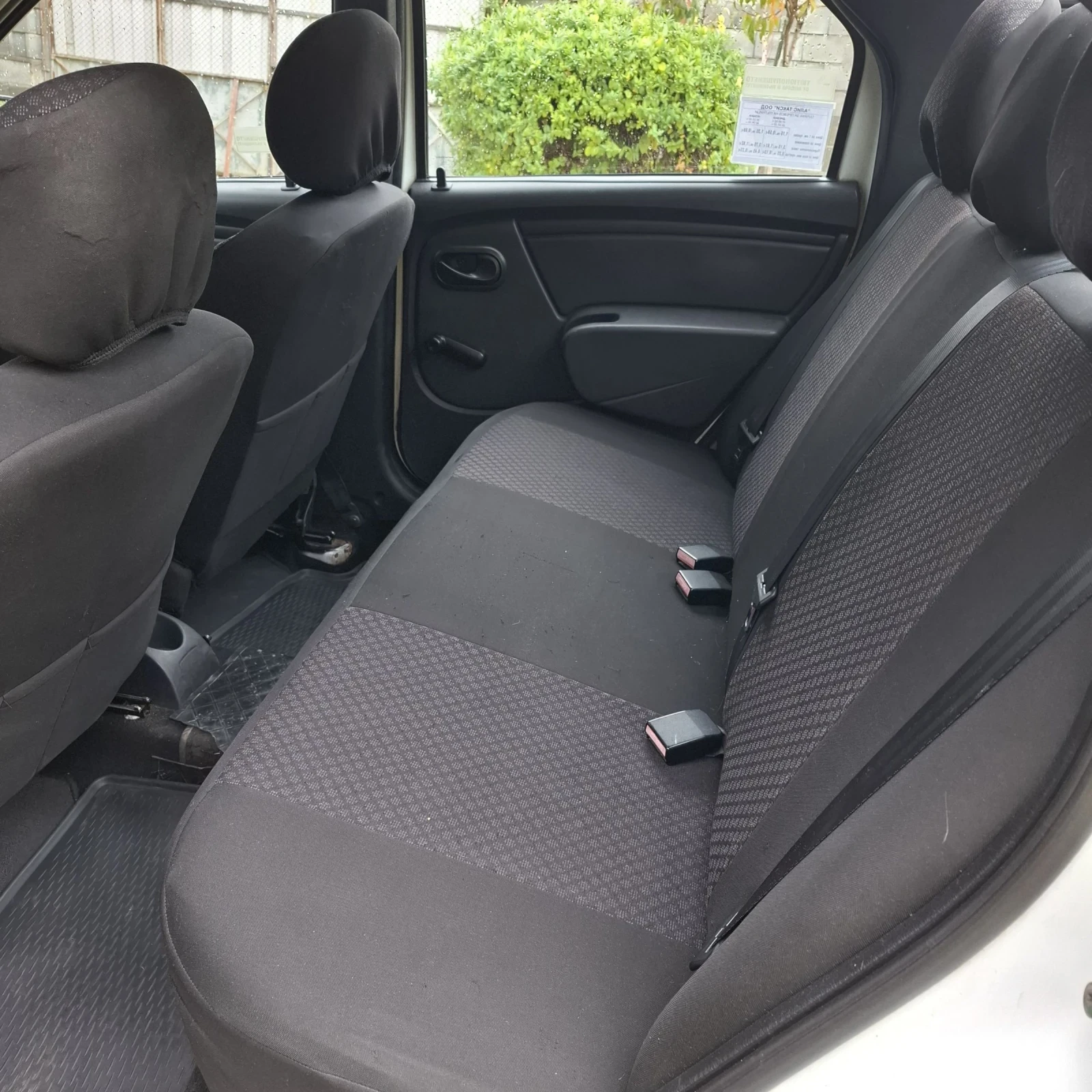 Dacia Logan, снимка 13 - Автомобили и джипове - 55503228