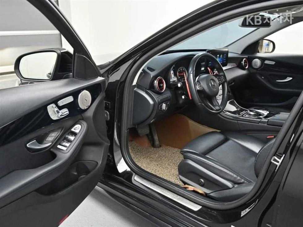Mercedes-Benz C 200 AMG LINE PANORAMA CAMERA BURMESTER, снимка 10 - Автомобили и джипове - 55517042
