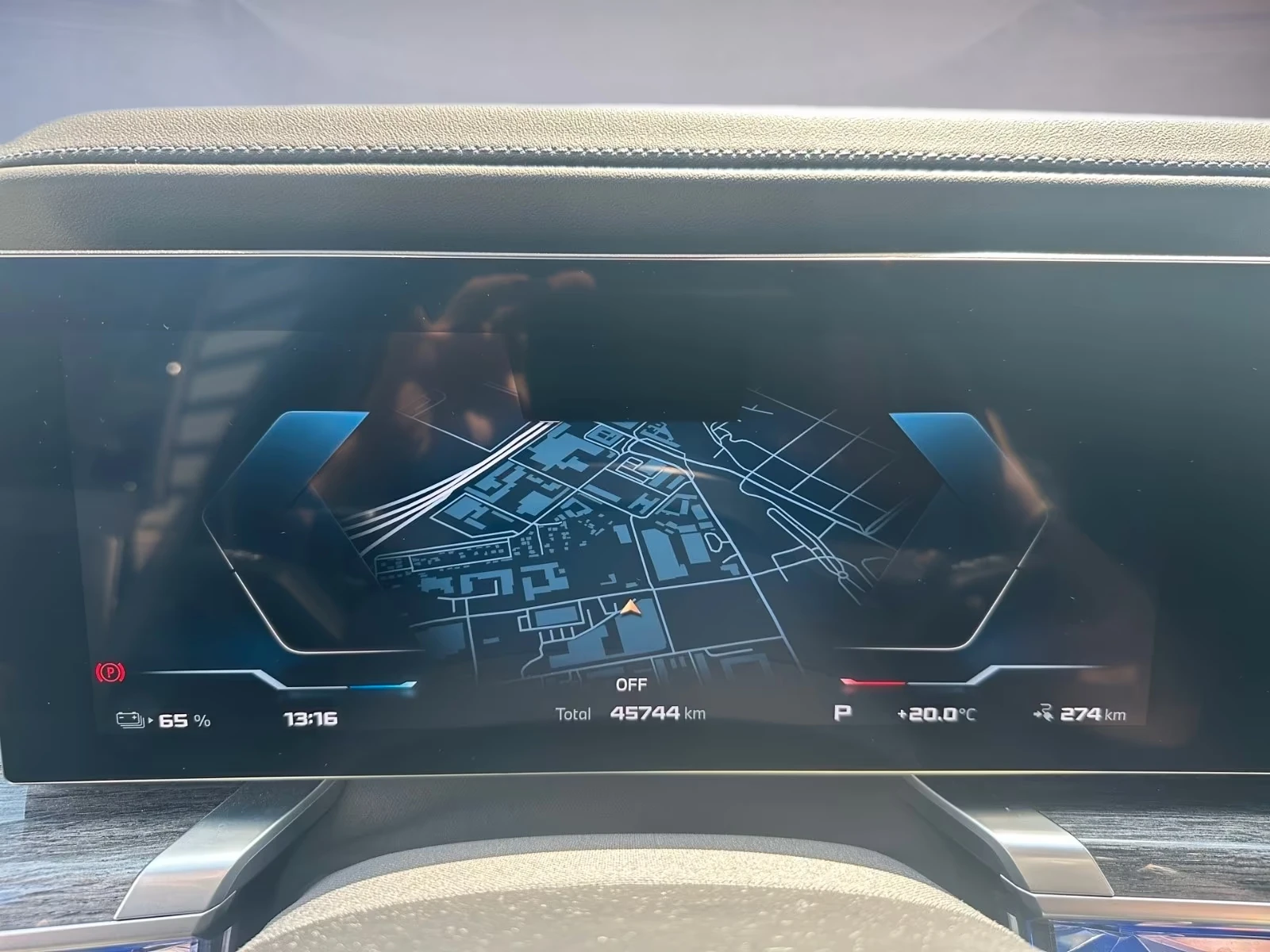 BMW i7 M70 / xDrive / THEATRE SCREEN / B&W / EXECUTIVE / , снимка 9 - Автомобили и джипове - 55562600
