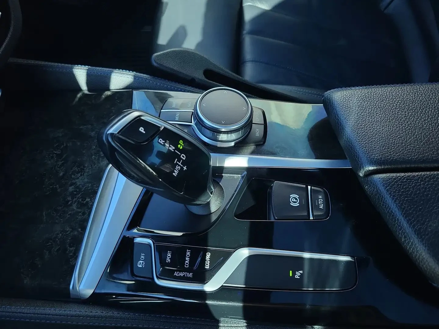 BMW 550 M xDrive ЦЕНА ДО БЪЛГАРИЯ АВТОКРЕДИТ, снимка 14 - Автомобили и джипове - 55879073