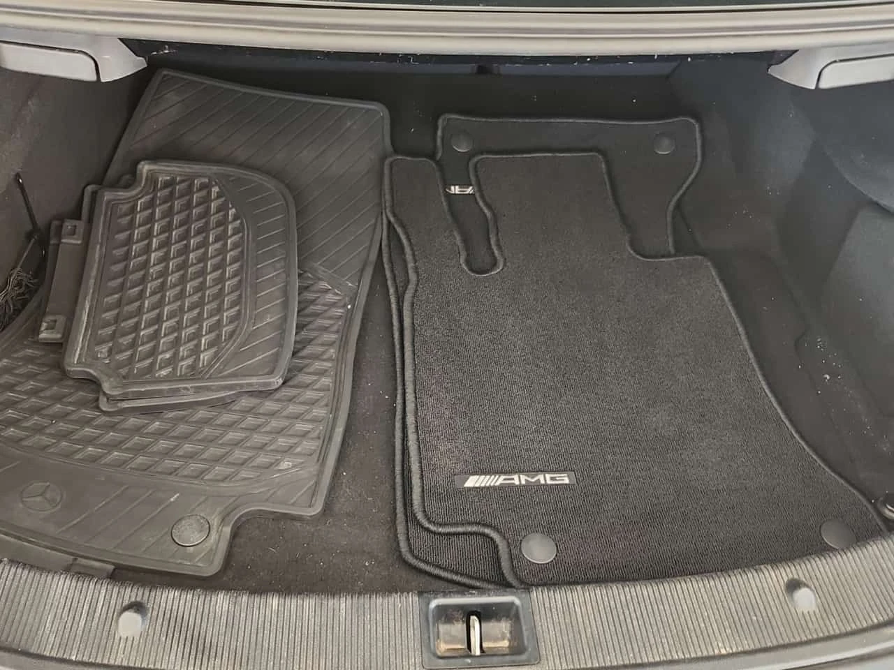 Mercedes-Benz E 400 М276| AMG-PACK| MULTIBEAM| HAR/KAR| PANO, снимка 14 - Автомобили и джипове - 56208736