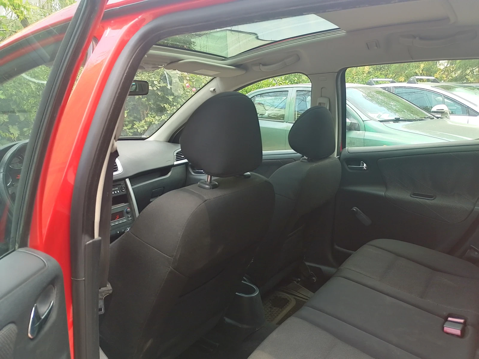 Peugeot 207 SW, снимка 5 - Автомобили и джипове - 56325576