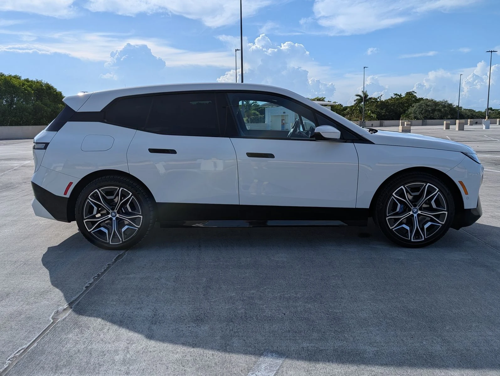 BMW iX xDrive50 M-Sport, снимка 6 - Автомобили и джипове - 56727133