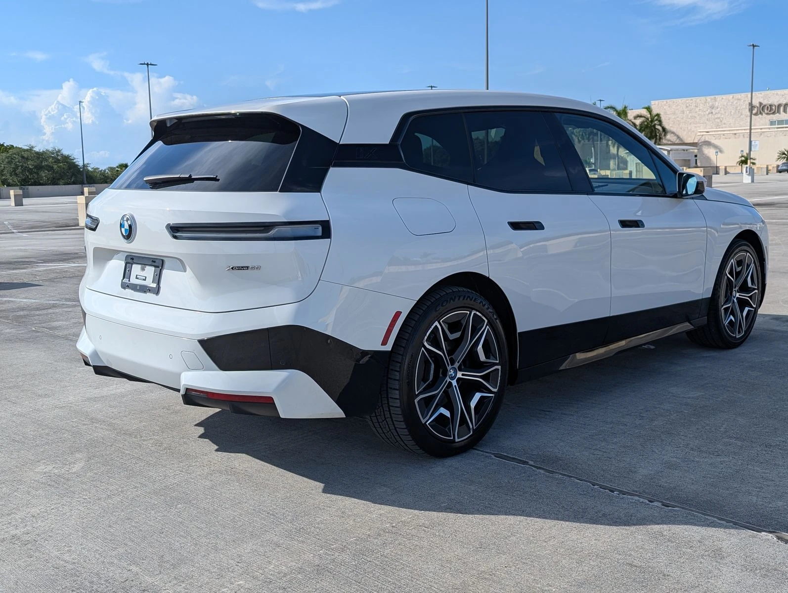 BMW iX xDrive50 M-Sport, снимка 5 - Автомобили и джипове - 56727133
