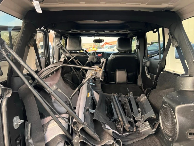 Jeep Wrangler Unlimited Sahara 4WD, снимка 12 - Автомобили и джипове - 52708293