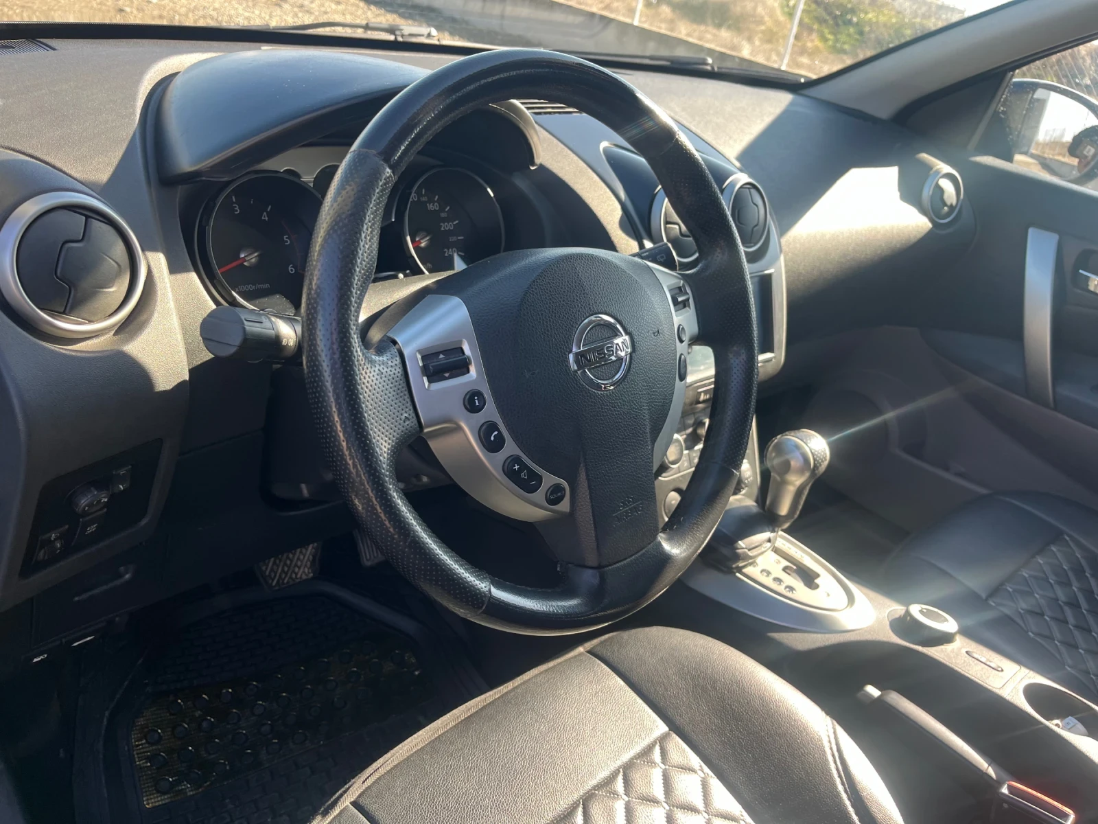 Nissan Qashqai 2.0 - изображение 9