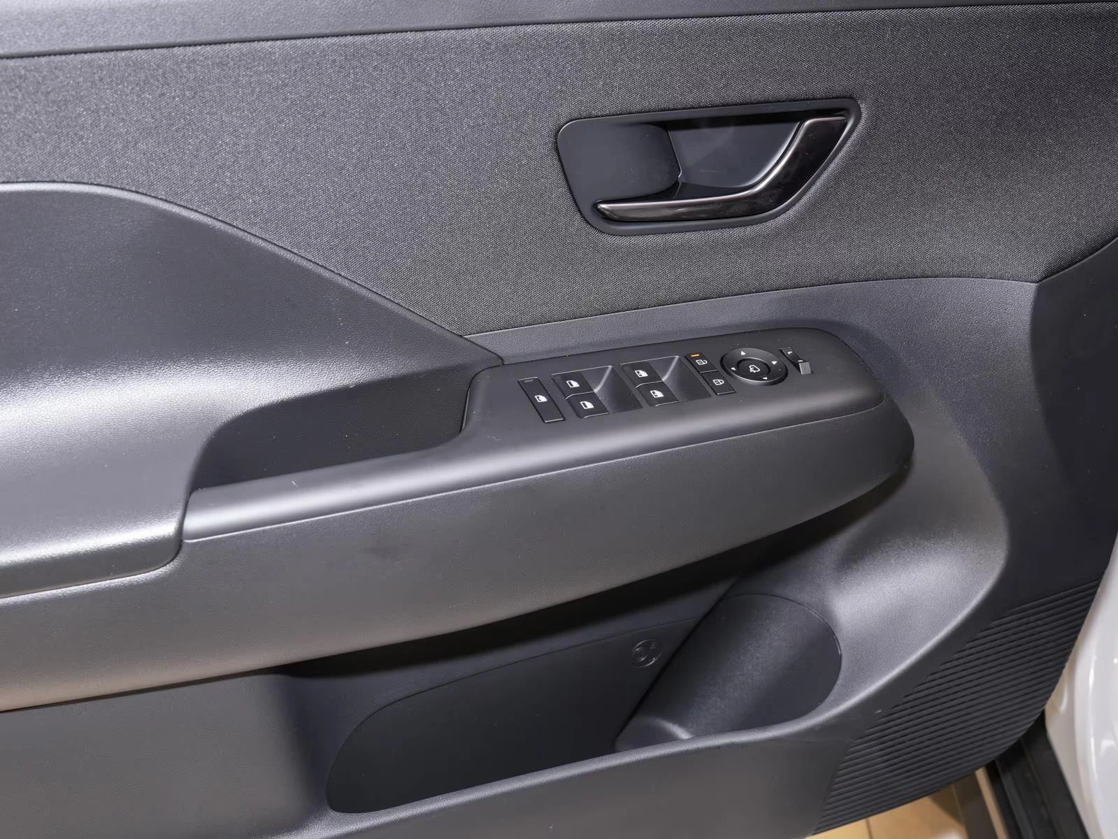 Hyundai Kona НОВ!1.6T-GDI/150HP/N-LINE/DCT/CAM/CPLAY/KLESS/892g, снимка 13 - Автомобили и джипове - 53765701