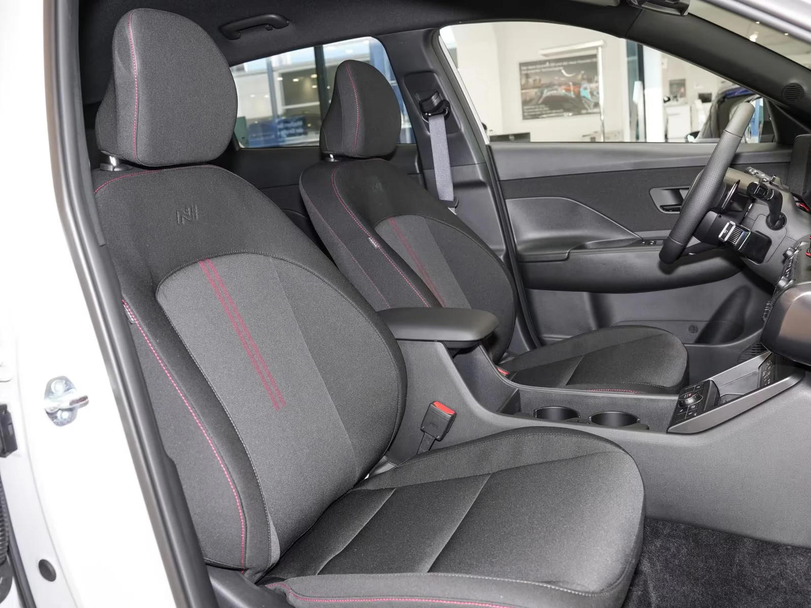 Hyundai Kona НОВ!1.6T-GDI/150HP/N-LINE/DCT/CAM/CPLAY/KLESS/892g, снимка 11 - Автомобили и джипове - 53765701