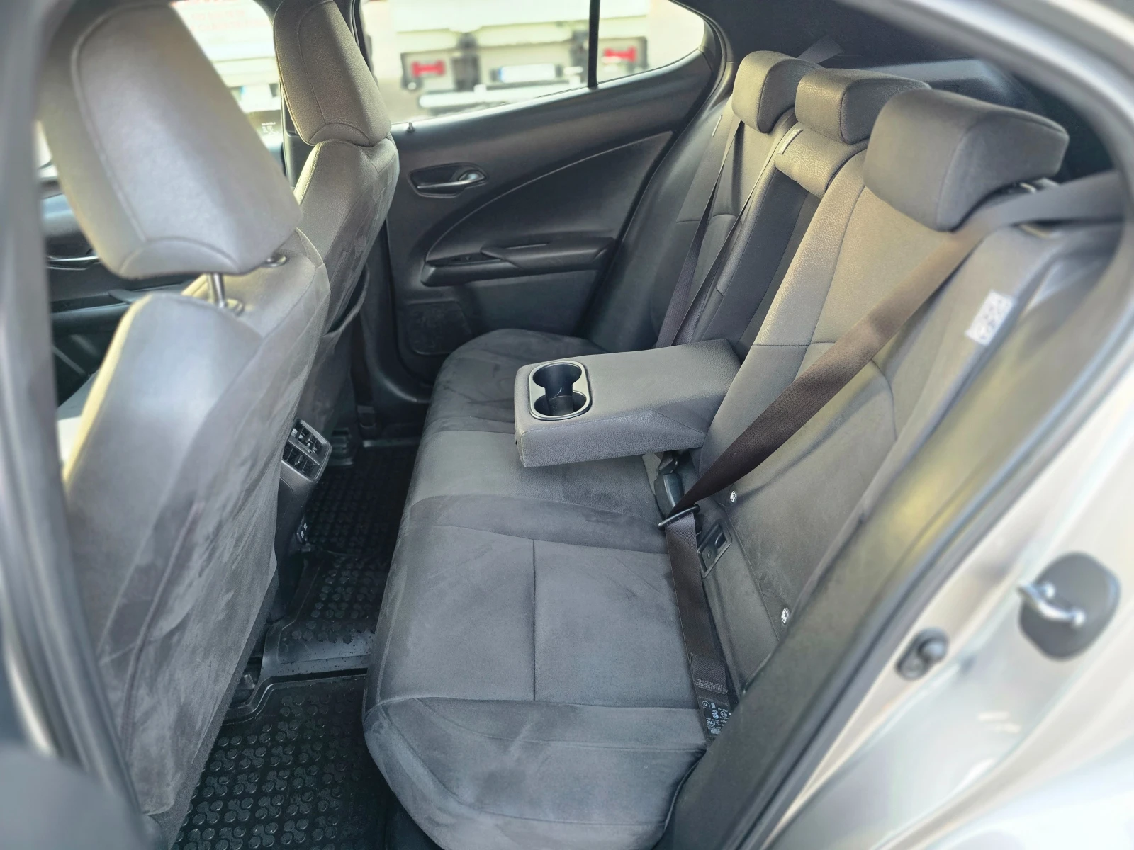 Lexus UX 250h хибрид, снимка 9 - Автомобили и джипове - 53968324