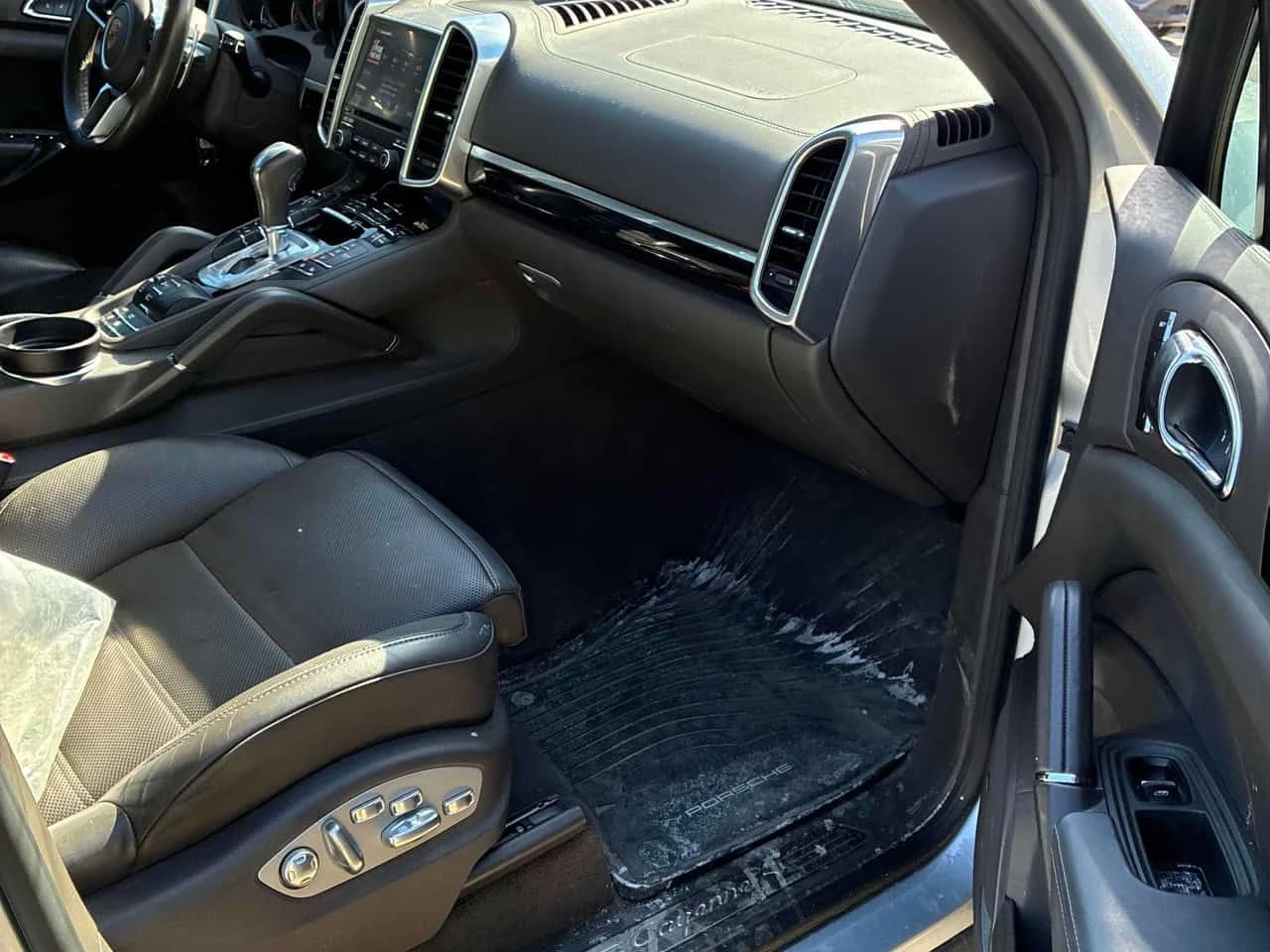 Porsche Cayenne  * S * CARFAX * ОБДУХВАНЕ* ПАНОРАМА* , снимка 15 - Автомобили и джипове - 54134419