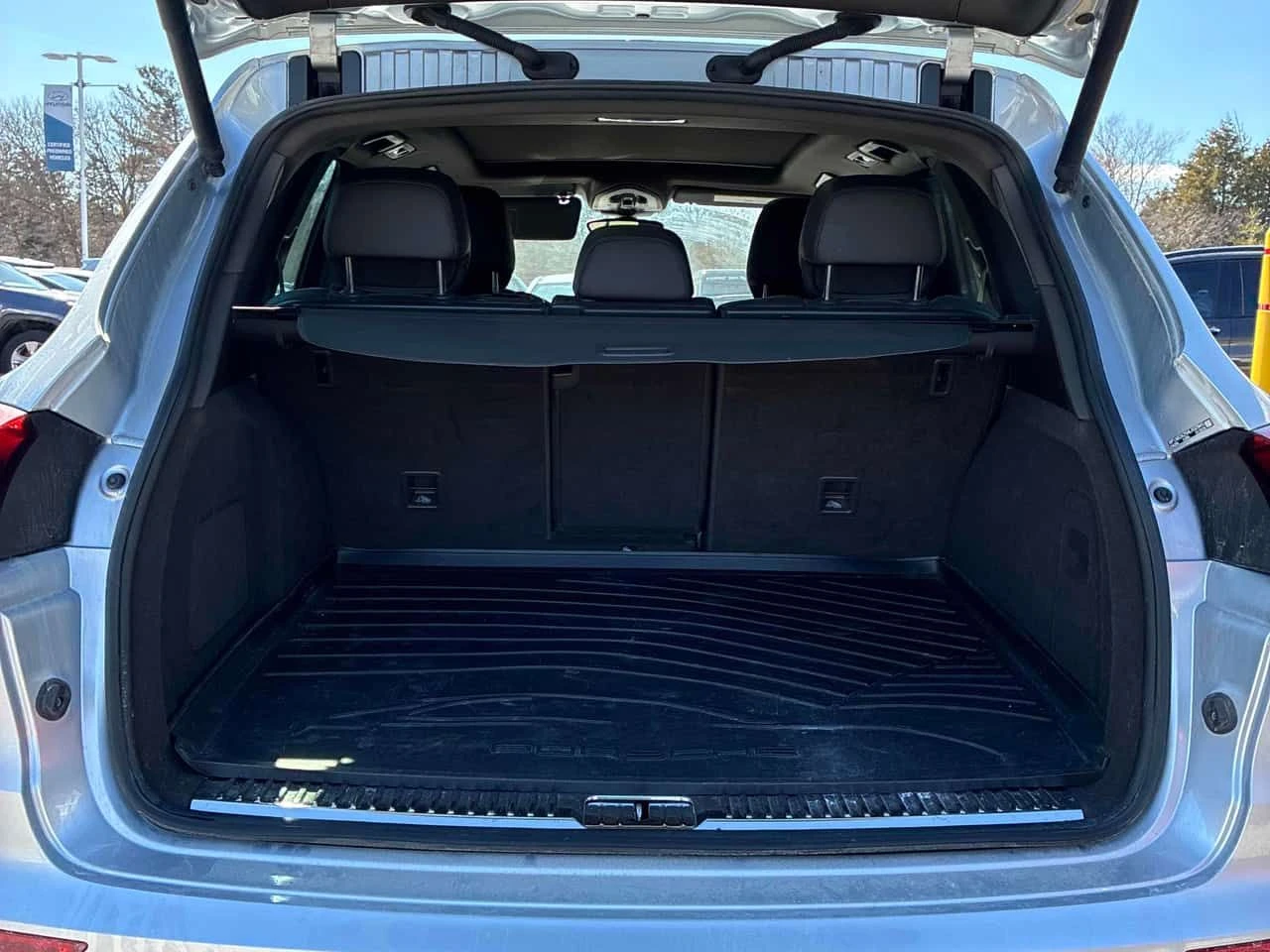 Porsche Cayenne  * S * CARFAX * ОБДУХВАНЕ* ПАНОРАМА* , снимка 13 - Автомобили и джипове - 54134419