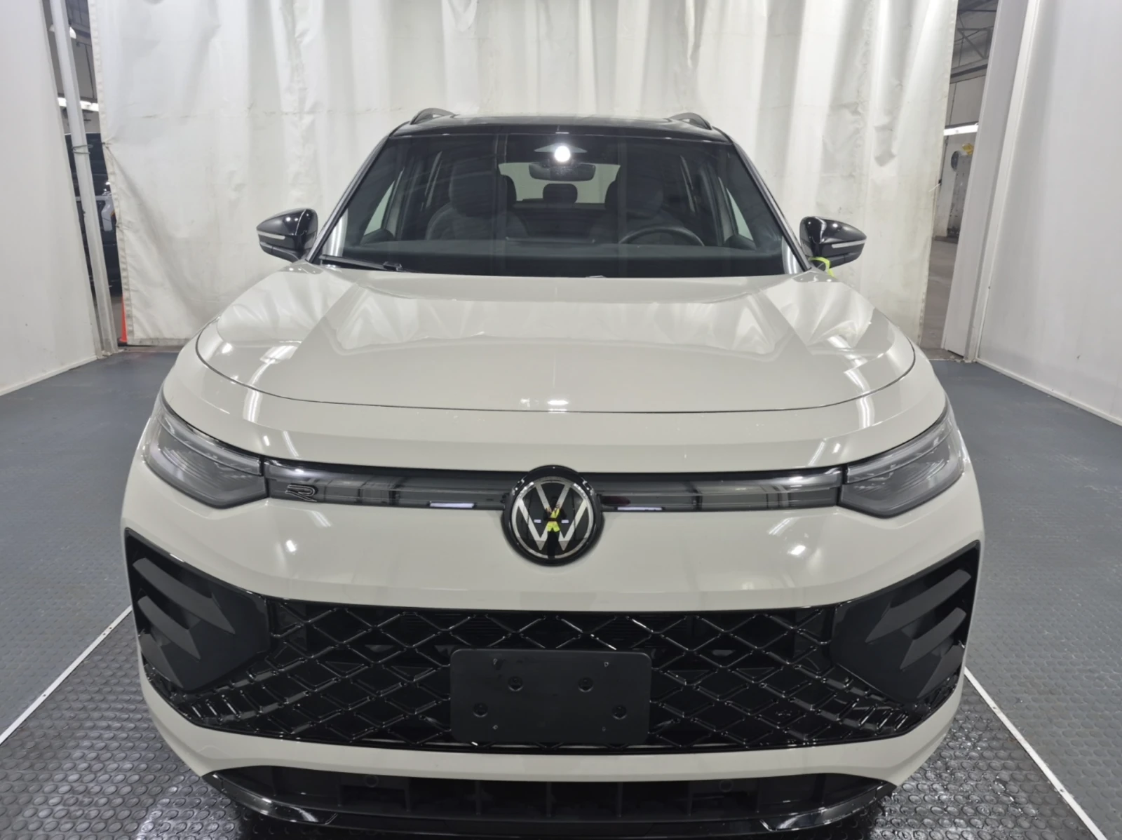 VW Tiguan 2025 Volkswagen TIGUAN COMFORTLINE R-LINE, снимка 2 - Автомобили и джипове - 55057709