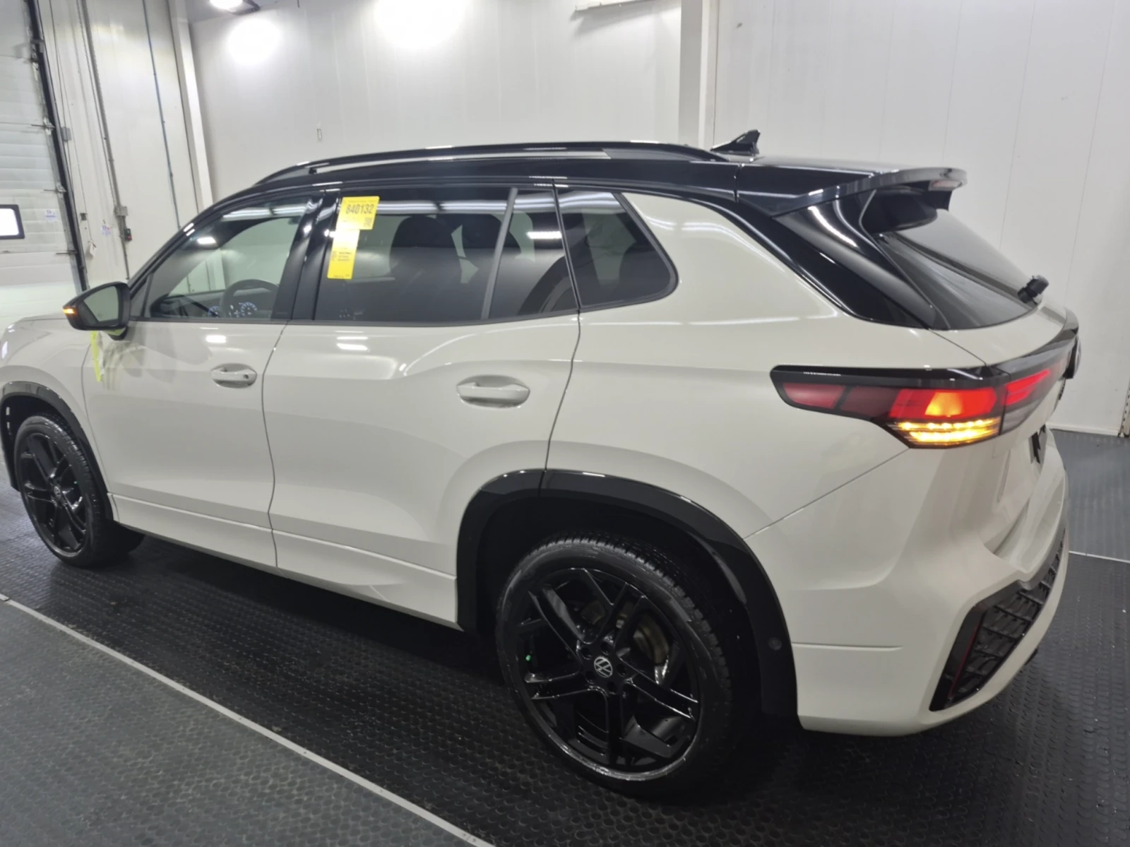 VW Tiguan 2025 Volkswagen TIGUAN COMFORTLINE R-LINE, снимка 6 - Автомобили и джипове - 55057709