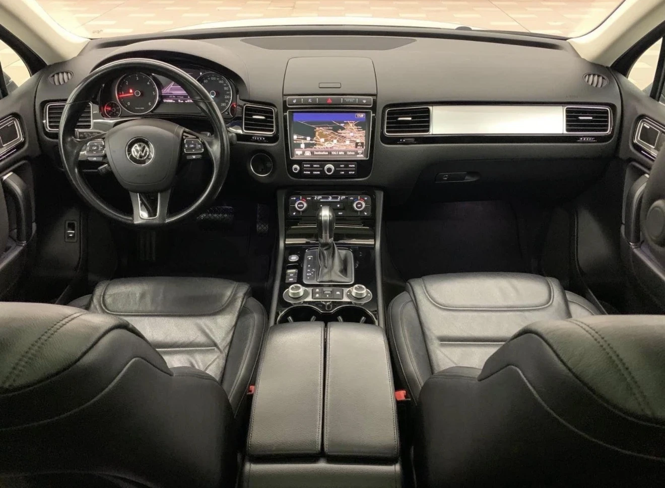 VW Touareg, снимка 9 - Автомобили и джипове - 55102033