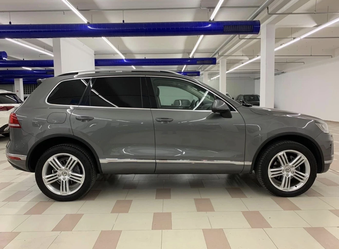 VW Touareg, снимка 5 - Автомобили и джипове - 55102033