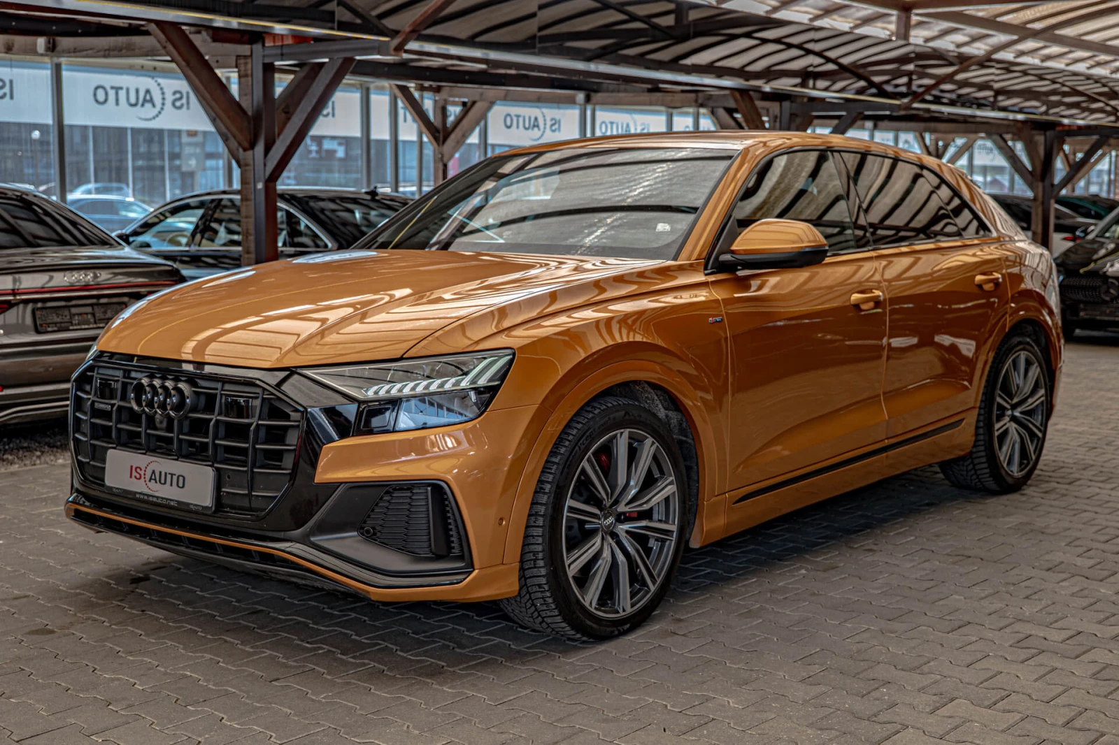 Audi Q8 50TDI/Distronic/Bang&Olufsen/Side Assist/3D Камера, снимка 3 - Автомобили и джипове - 55643009