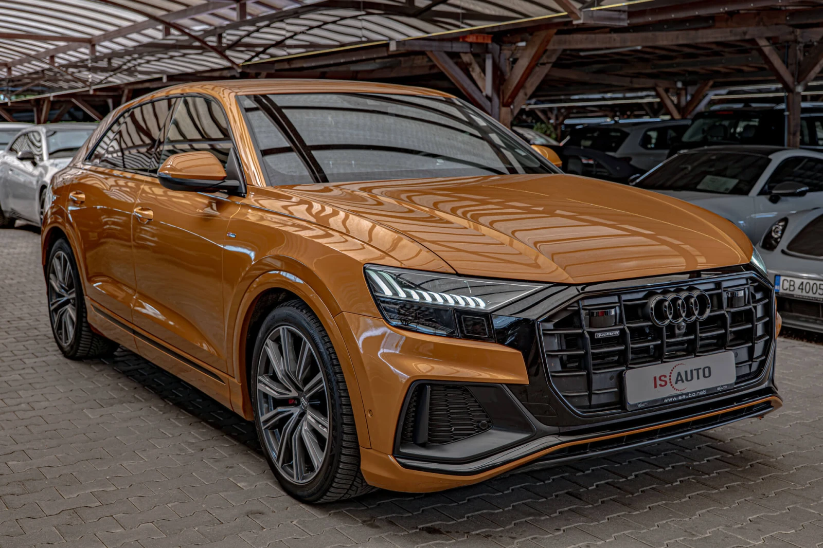 Audi Q8 50TDI/Distronic/Bang&Olufsen/Side Assist/3D Камера, снимка 2 - Автомобили и джипове - 55643009