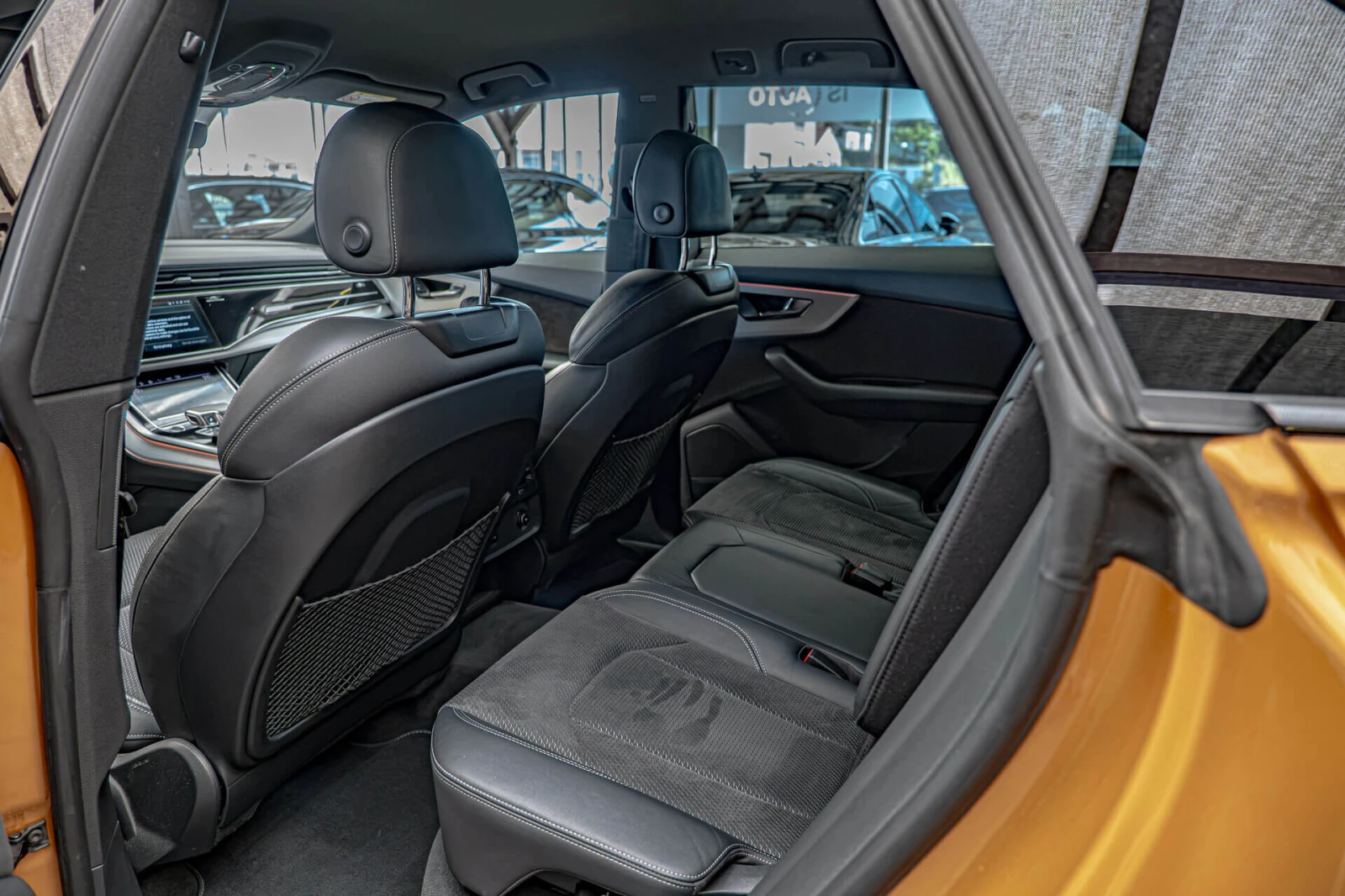 Audi Q8 50TDI/Distronic/Bang&Olufsen/Side Assist/3D Камера, снимка 10 - Автомобили и джипове - 55643009