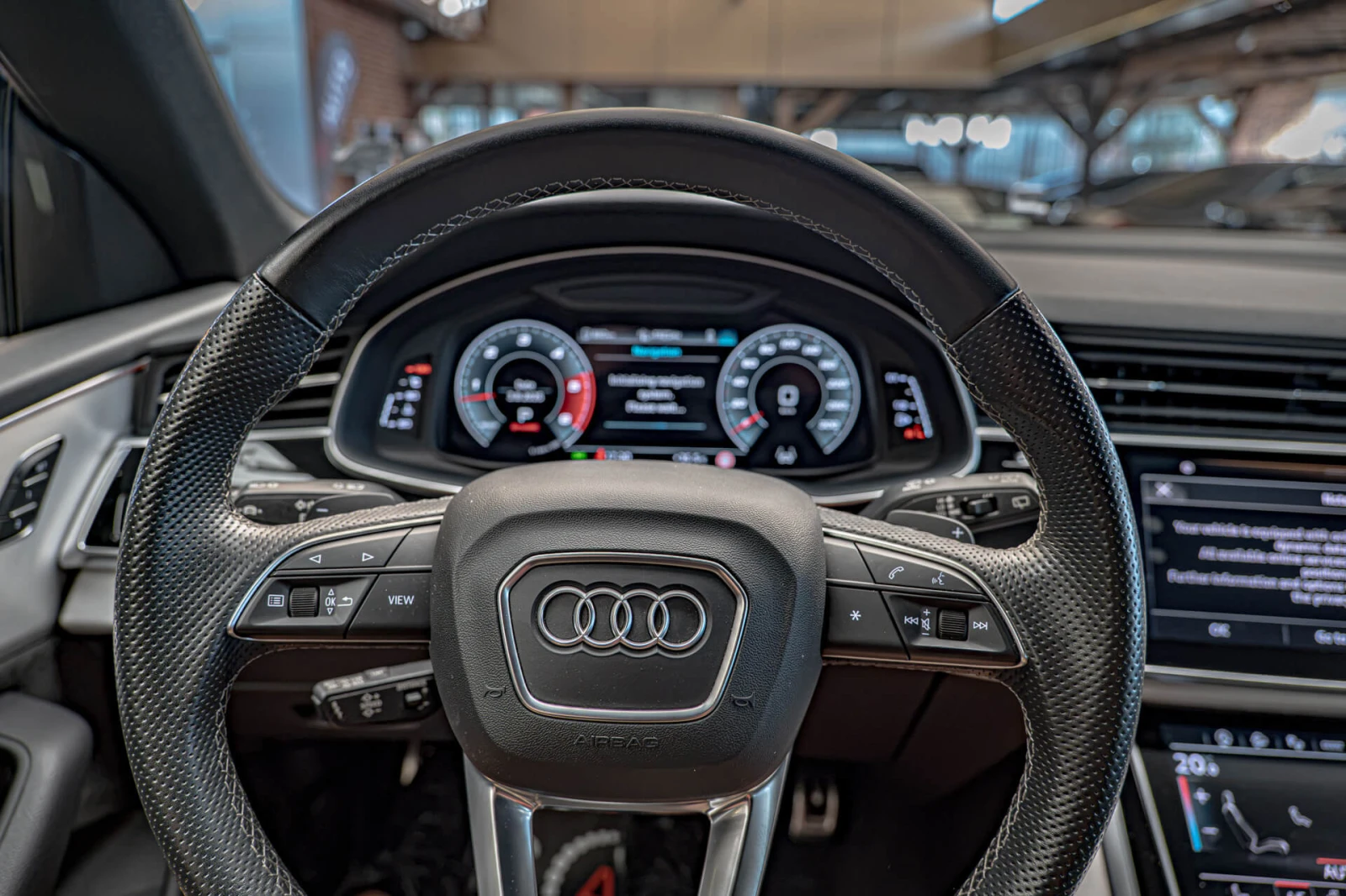 Audi Q8 50TDI/Distronic/Bang&Olufsen/Side Assist/3D Камера, снимка 9 - Автомобили и джипове - 55643009